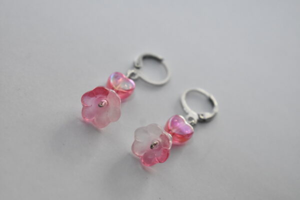 💖 Pink Heart Beaded Earrings 🌸✨